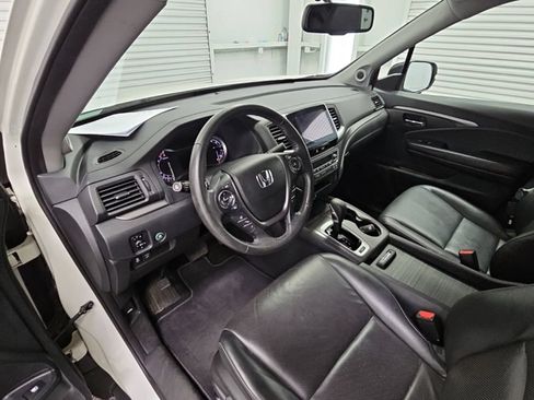 Used 2017 Honda Ridgeline RTL-T image 12