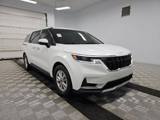 Used 2024 Kia Carnival LX video 1