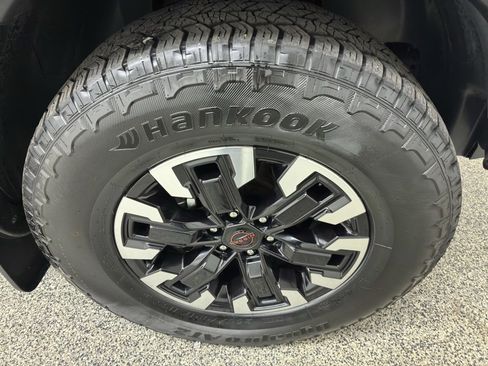 Used 2023 Nissan Frontier PRO-4X w/ Pro Convenience Package image 17