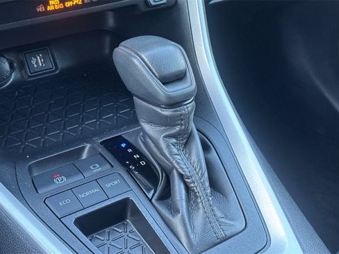 Certified 2025 Toyota RAV4 LE image 21