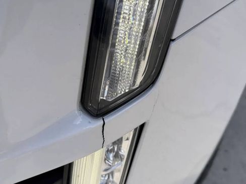 Used 2017 Cadillac XT5 Premium Luxury AWD/4WD image 4