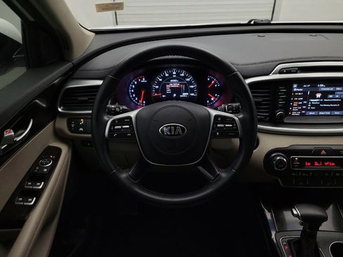 Used 2019 Kia Sorento EX FWD image 22