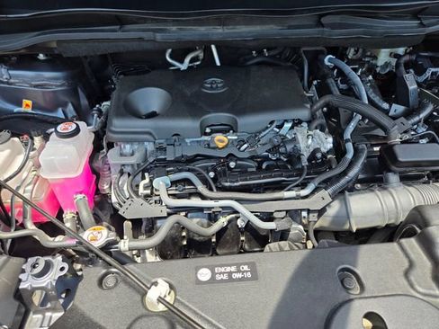 Used 2025 Toyota Sienna XLE FWD image 23