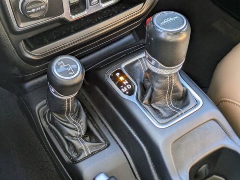 Used 2021 Jeep Gladiator Overland w/ Popular Equipment Package image 24