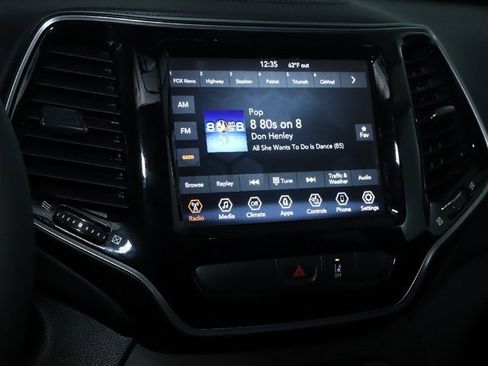 Used 2022 Jeep Cherokee Limited image 27