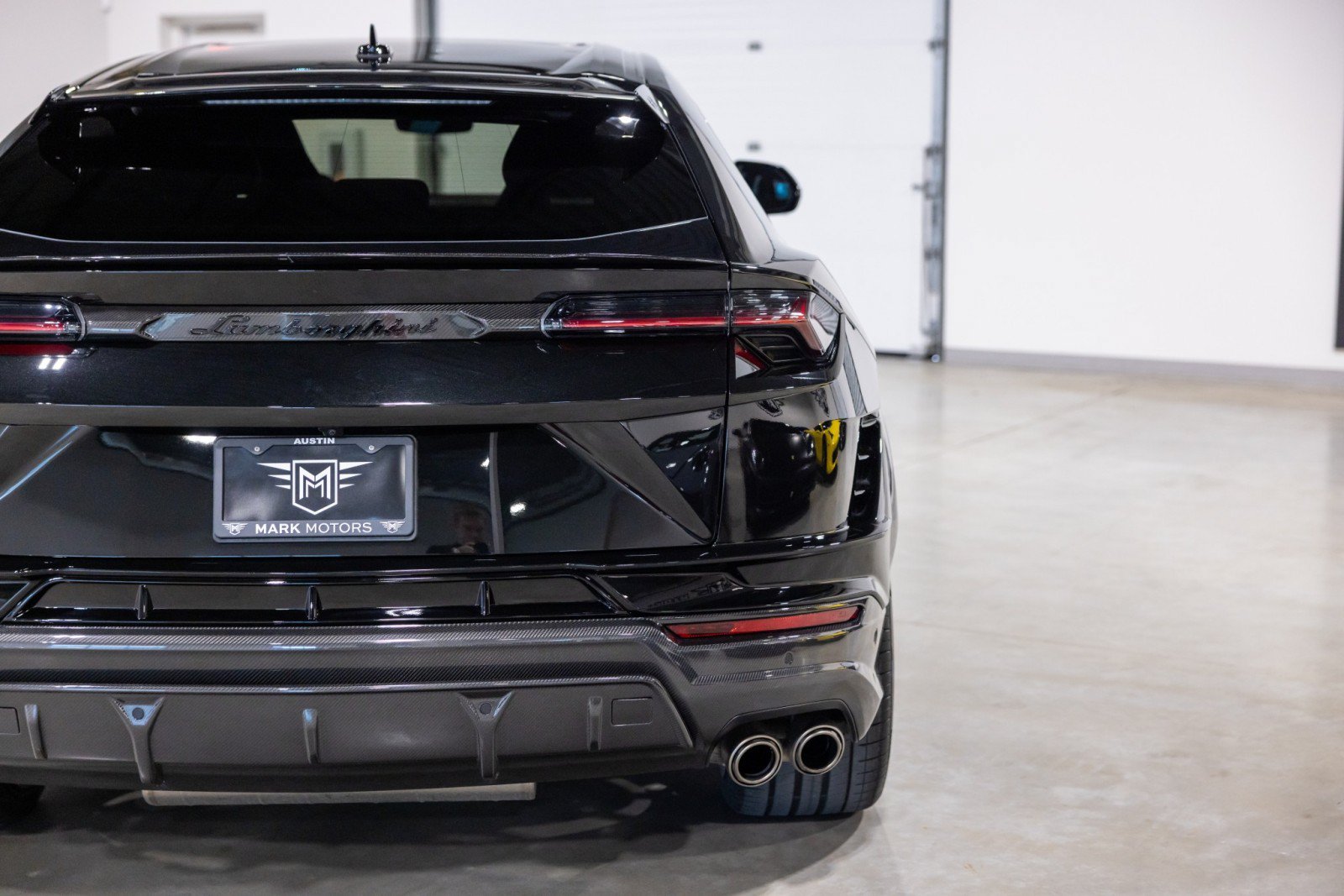 Used 2024 Lamborghini Urus Performante AWD/4WD image 13