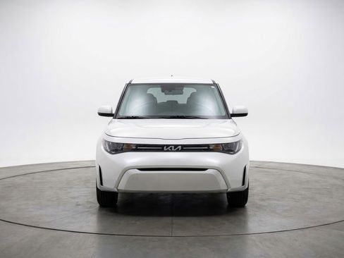 Used 2025 Kia Soul LX w/ LX Technology Package FWD image 2