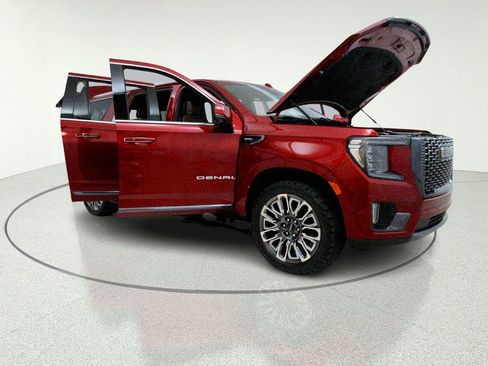 Used 2023 GMC Yukon XL Denali Ultimate AWD/4WD image 11