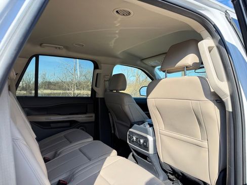 Used 2024 Ford Expedition Max XLT image 31