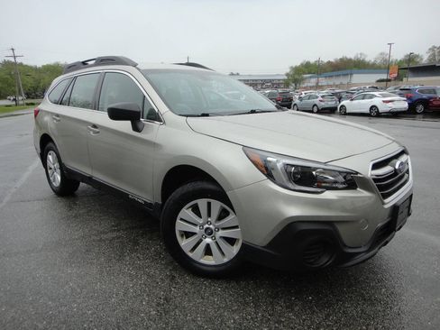 Used 2019 Subaru Outback 2.5i AWD/4WD image 3
