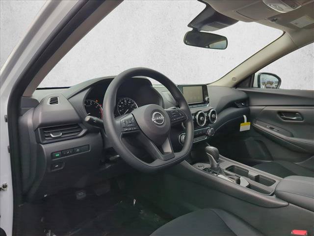 Used 2025 Nissan Sentra S w/ Lighting Package FWD image 3