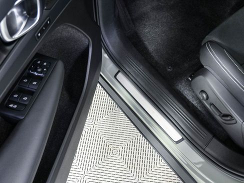 Certified 2023 Volvo C40 P8 Recharge Ultimate w/ Protection Package Premier AWD/4WD image 8