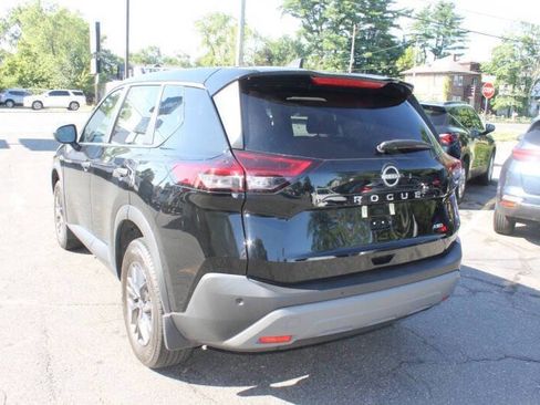 Used 2023 Nissan Rogue S image 9