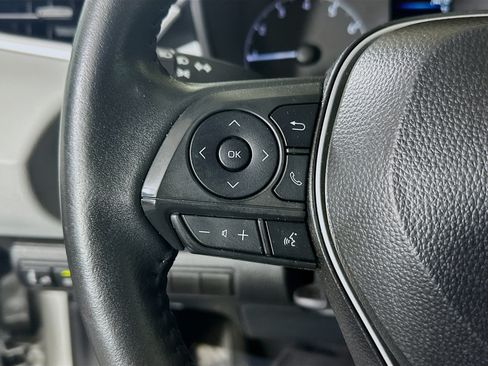 Used 2025 Toyota Corolla SE FWD image 16