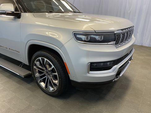 Used 2022 Jeep Grand Wagoneer Series III w/ Rear Seat Video Group 1 image 54