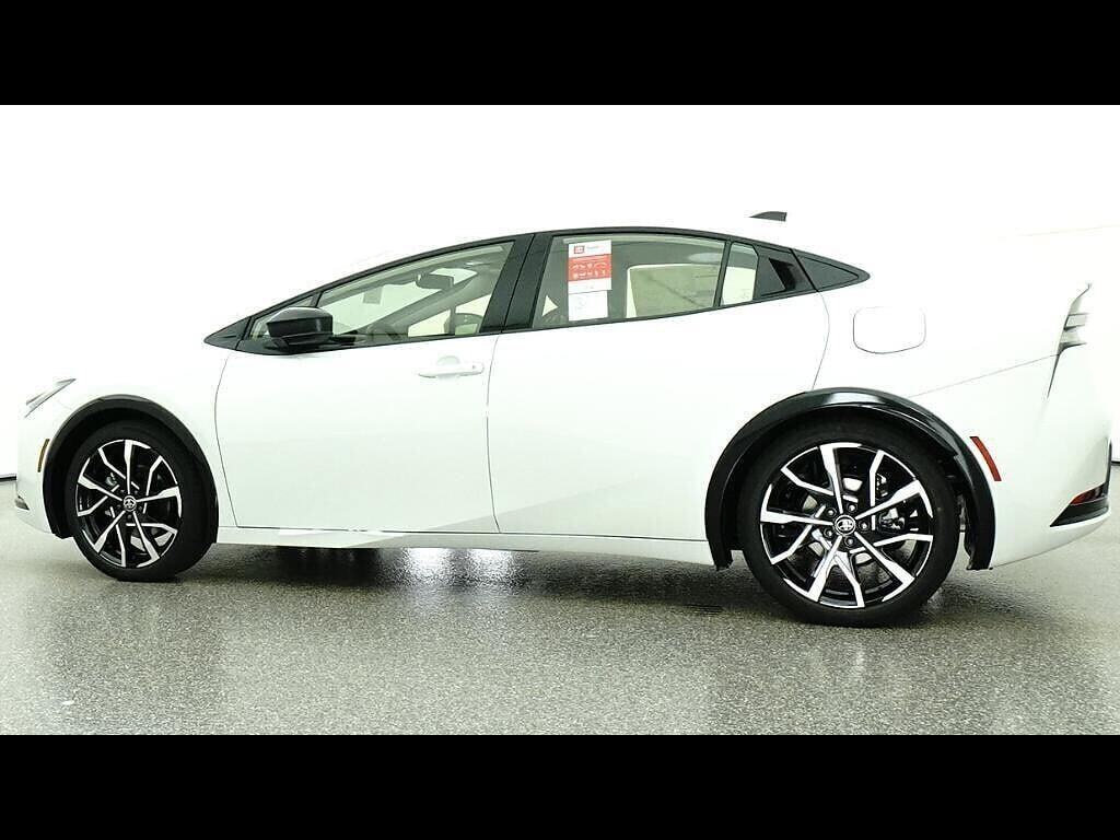 New 2026 Toyota Prius Plug-In Hybrid FWD image 70