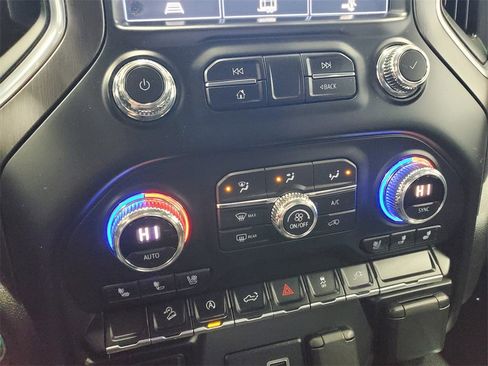 Used 2021 GMC Sierra 1500 AT4 image 24