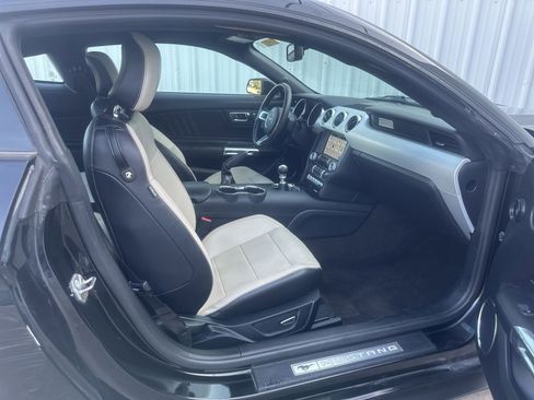 Used 2016 Ford Mustang Premium RWD image 12