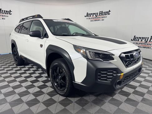 Used 2025 Subaru Outback Wilderness AWD/4WD image 5