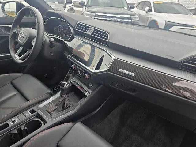 Used 2025 Audi Q3 2.0T Premium Plus w/ Premium Plus Package AWD/4WD image 11