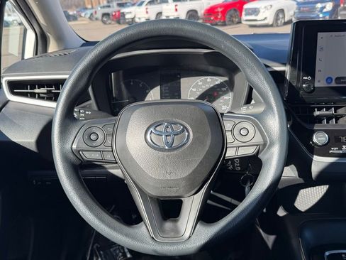 Used 2025 Toyota Corolla LE FWD image 14
