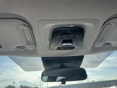 Certified 2024 Toyota Corolla Cross LE image 29