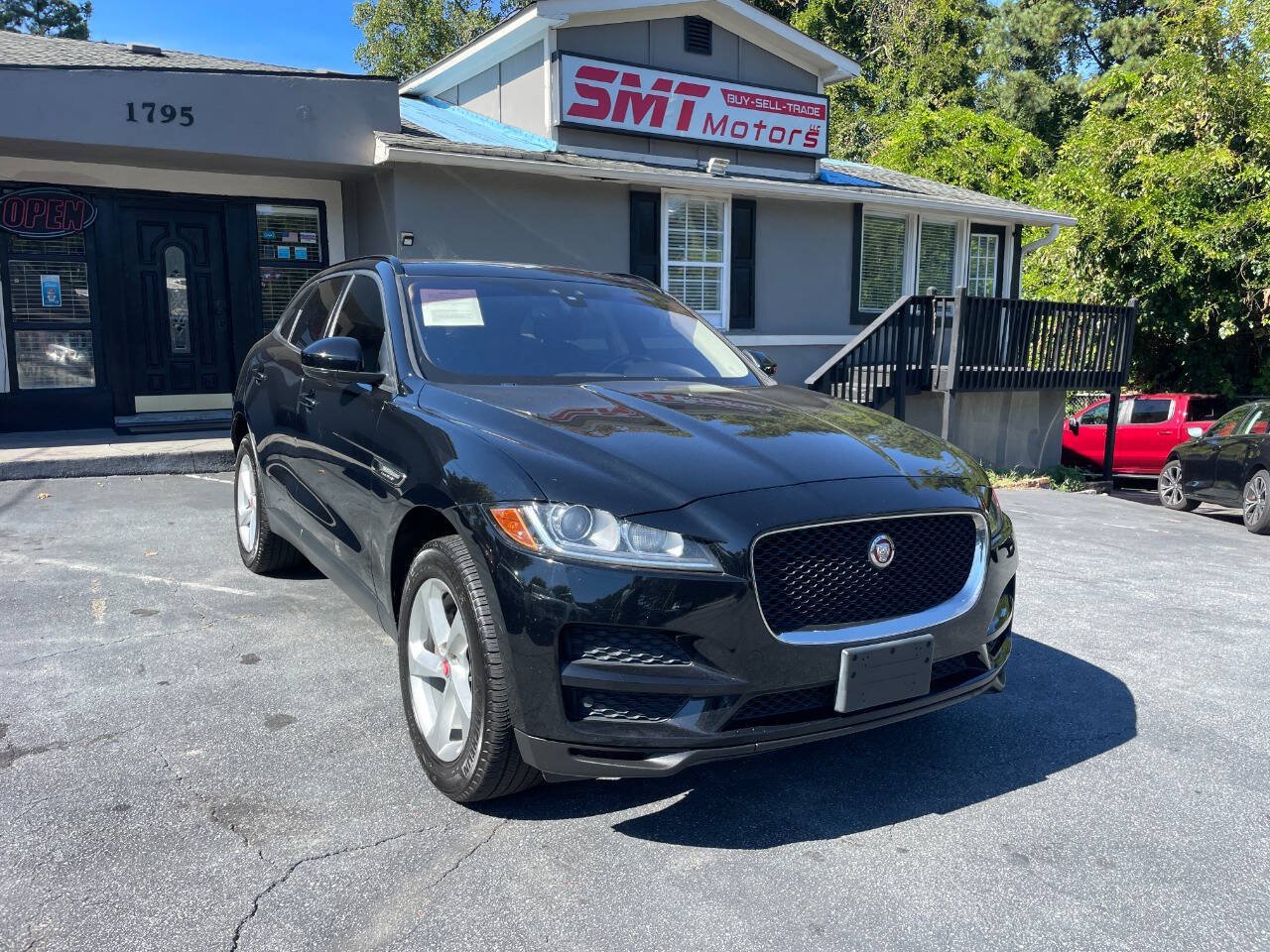 Used 2017 Jaguar F-PACE Premium AWD/4WD image 4