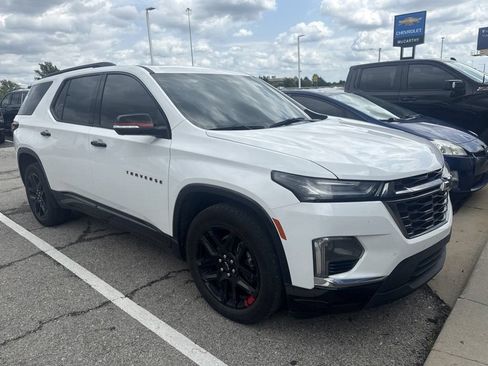 Used 2023 Chevrolet Traverse Premier w/ Redline Edition AWD/4WD image 2