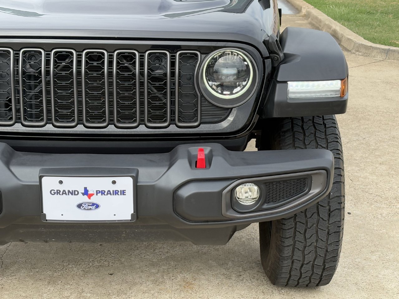 Used 2024 Jeep Wrangler Unlimited Rubicon AWD/4WD image 10
