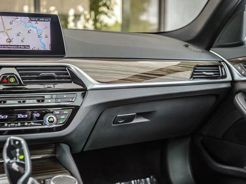 Used 2019 BMW 540i xDrive w/ Convenience Package AWD/4WD image 31