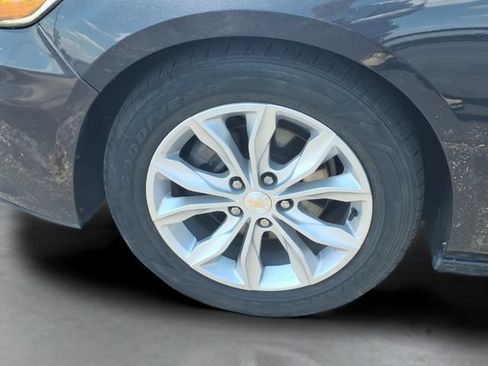 Used 2023 Chevrolet Malibu LT FWD image 18