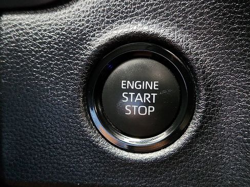 Used 2025 Toyota Tundra SR5 w/ SR5 Convenience Package AWD/4WD image 9