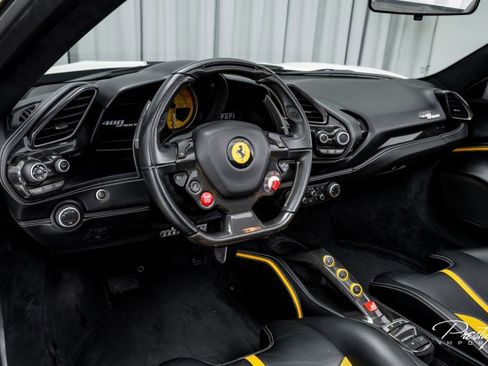 Used 2017 Ferrari 488 Spider image 32