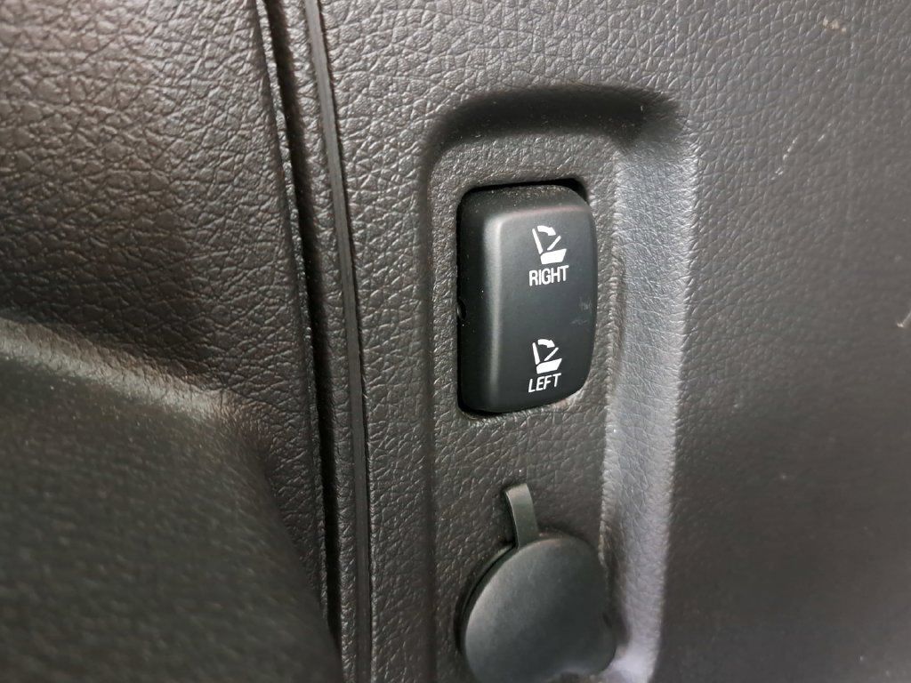 Used 2015 Lincoln MKX AWD image 27