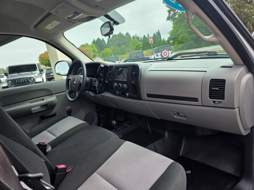 Used 2009 Chevrolet Silverado 1500 W/T AWD/4WD image 21
