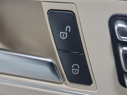 Used 2014 Mercedes-Benz E 350 Sedan image 20