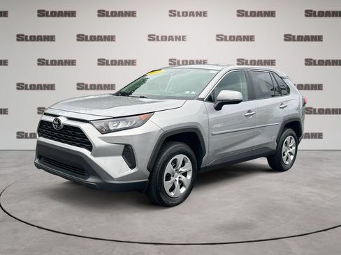 Used 2022 Toyota RAV4 LE AWD/4WD image 1