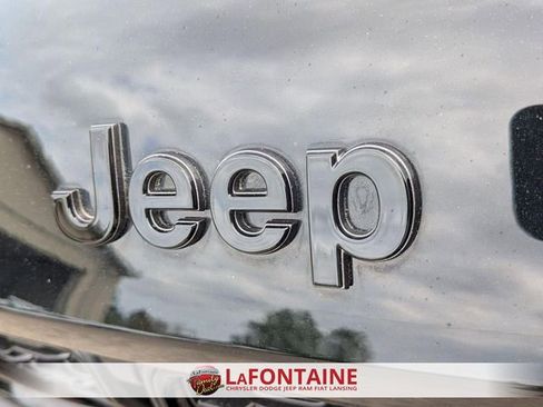Certified 2023 Jeep Grand Cherokee Altitude AWD/4WD image 9