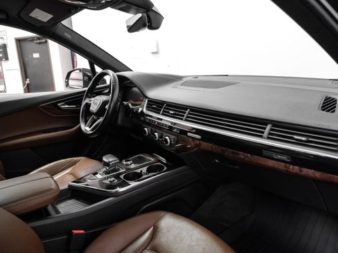 Used 2017 Audi Q7 3.0T Premium Plus image 11