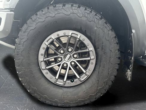 Used 2019 Ford F150 Raptor w/ Equipment Group 802A Luxury image 38