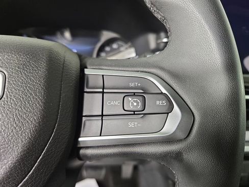 Used 2024 Jeep Compass Latitude AWD/4WD image 23
