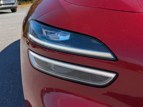 Used 2023 Genesis G70 2.0T image 10