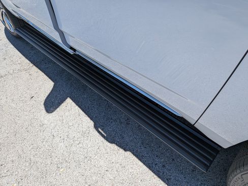 New 2026 Cadillac Escalade ESV Luxury image 13