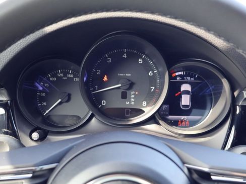 New 2026 Porsche Macan AWD/4WD image 16