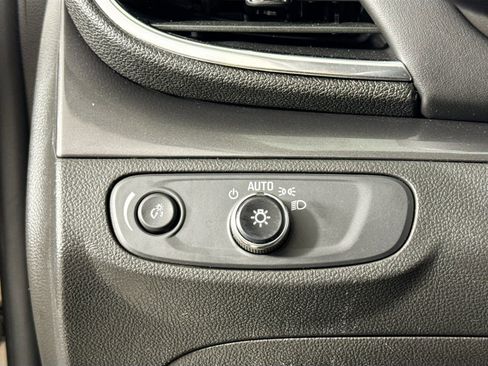 Used 2018 Buick Encore Preferred image 10