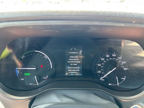 Used 2023 Toyota Sienna XLE image 17