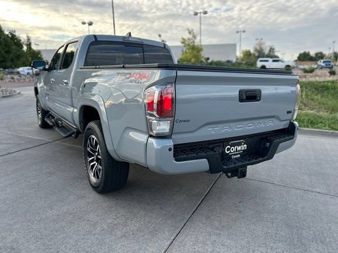 Used 2020 Toyota Tacoma TRD Sport w/ TRD Premium Sport Package AWD/4WD image 6
