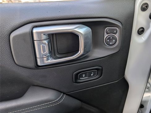 Used 2022 Jeep Gladiator Overland w/ Popular Equipment Package image 19