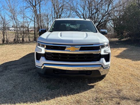 Used 2025 Chevrolet Silverado 1500 LT image 2