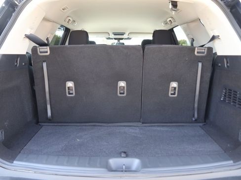 Used 2025 Nissan Pathfinder SV image 27